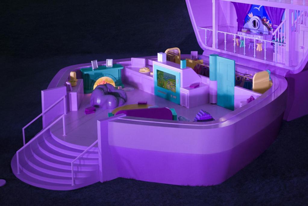 Sleepover At Polly Pockets Compact Bayonne
